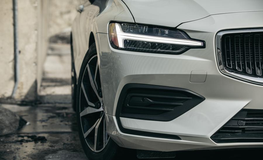 Детали экстерьера Volvo S60 T5 Momentum 2018 года  (NA) (фото 16 из 41)
